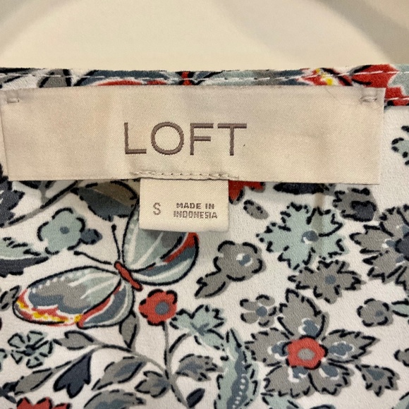 Loft floral print flutter sleeve blouse-S - Picture 3 of 3